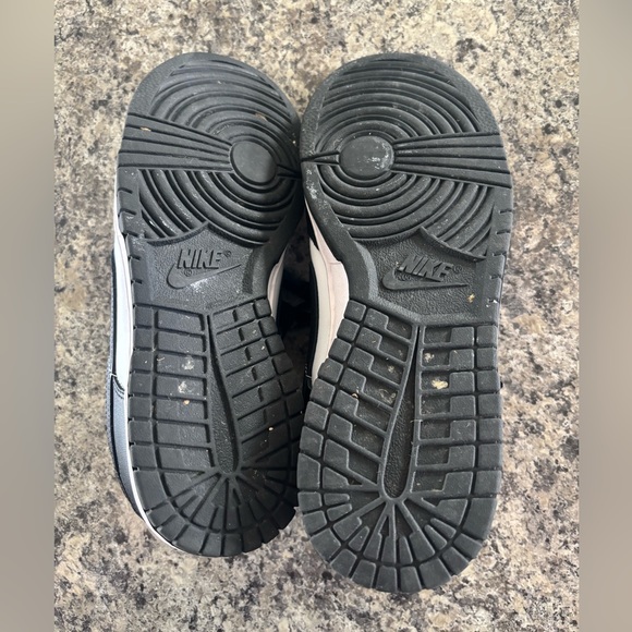 Women’s Nike Dunks size 8.5 🖤🤍 - Picture 7 of 7